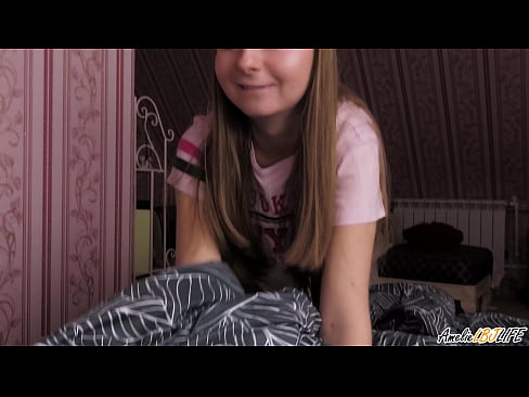 ❤️ Tarraingíonn Blondie BFF go domhain uirthi agus faigheann sí cum ina béal ❤ Físeán porn ag porn % ga.taxiklass.ru%