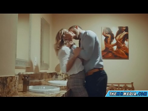 ❤️ Nuair a mheallann blonde busty tú i seomra scíthe poiblí ❤  Físeán porn  ag porn % ga.taxiklass.ru%